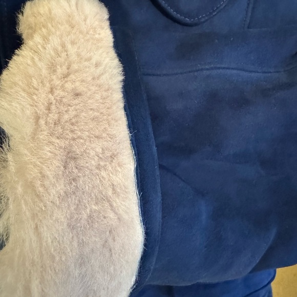 Vintage Blue Suede Coat! Shearling lining! Beautiful style and color! - Picture 3 of 14